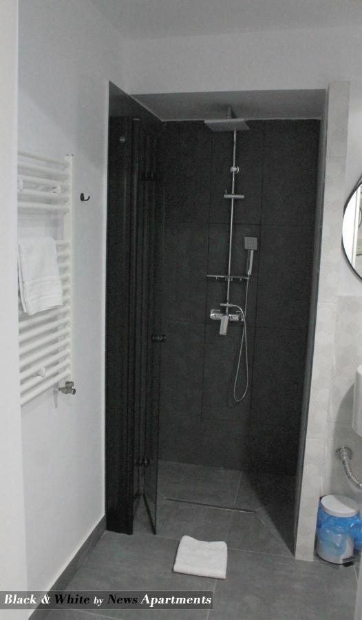 Black & White - News Apartment Bukarest Kültér fotó